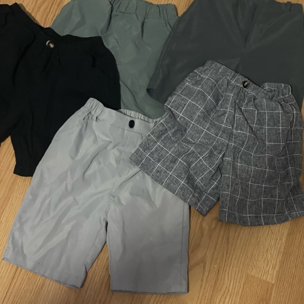 Set of 5 Boys Size 6 Shorts in Various Colors